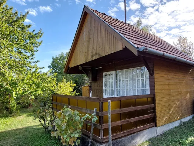 Eladó ház Balatonkenese 25 nm