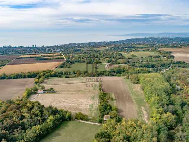 Eladó telek Balatonkenese 4313 nm