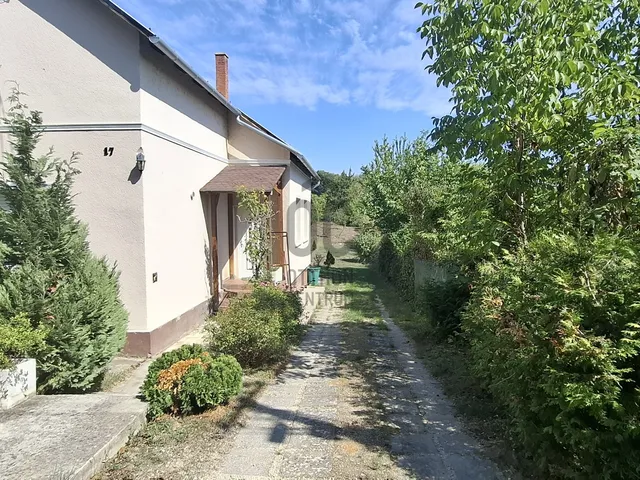 Eladó ház Balatonkenese 138 nm