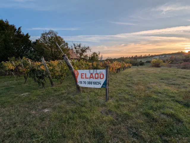 Eladó telek Balatonkenese 3320 nm