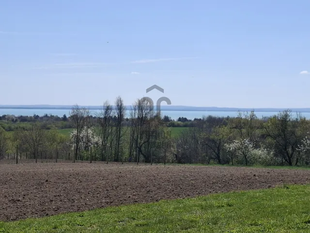 Eladó telek Balatonkenese 4330 nm