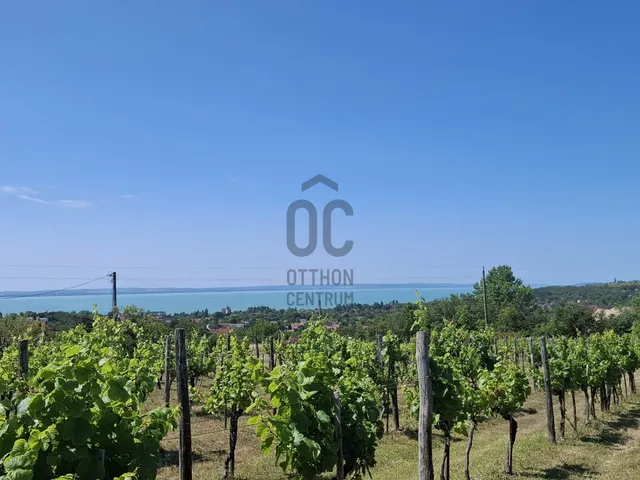 Eladó telek Balatonkenese 2858 nm