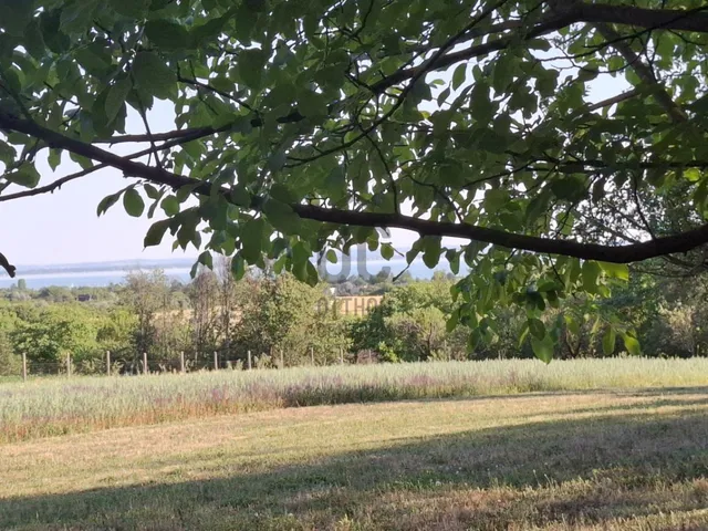 Eladó telek Balatonkenese 15380 nm