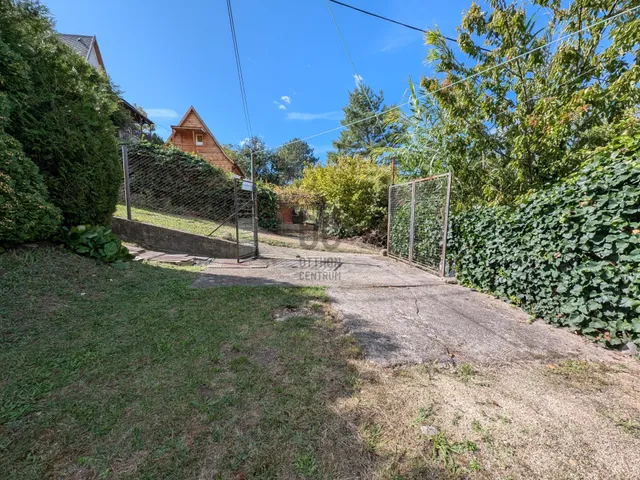 Eladó üdülő és hétvégi ház Balatonkenese 32 nm