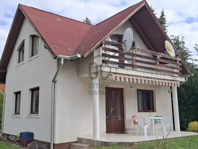 Eladó üdülő és hétvégi ház Balatonkenese 75 nm