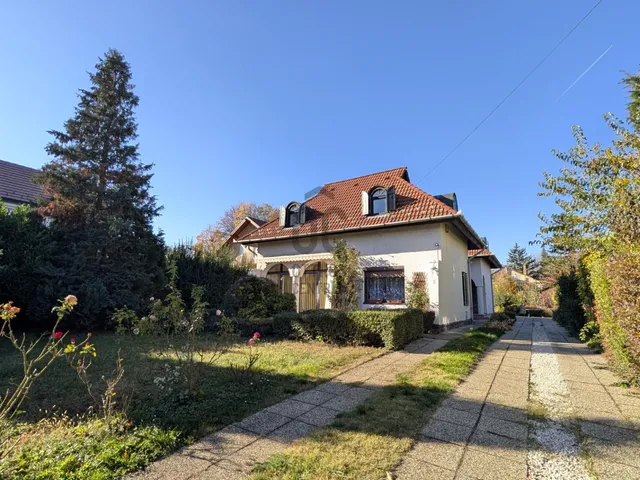 Eladó ház Balatonalmádi 300 nm