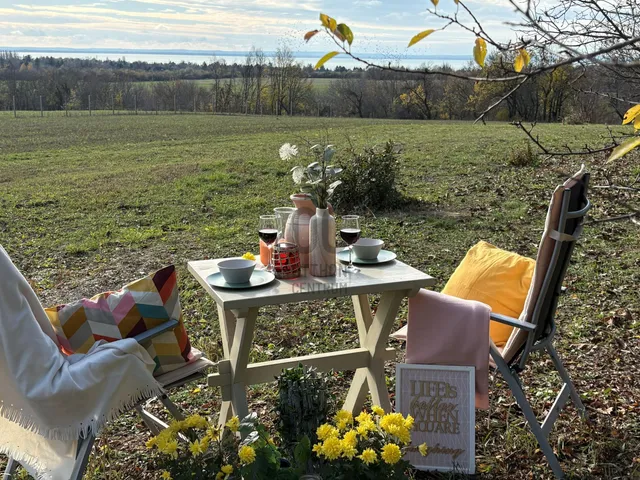 Eladó telek Balatonkenese 3000 nm