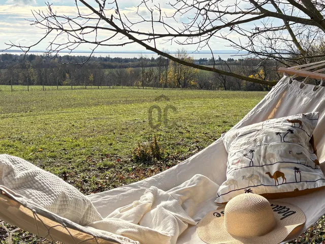 Eladó telek Balatonkenese 3000 nm
