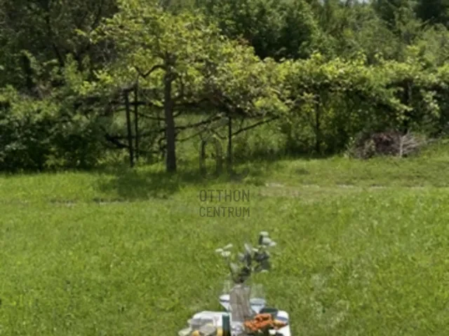 Eladó üdülő és hétvégi ház Balatonkenese 20 nm