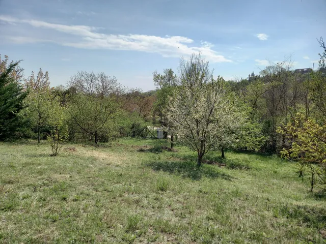 Eladó telek Balatonkenese 762 nm