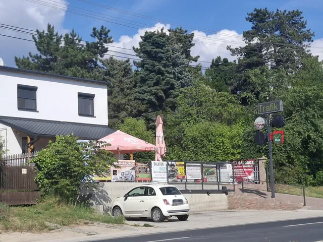 Eladó kereskedelmi és ipari ingatlan Balatonakarattya 180 nm