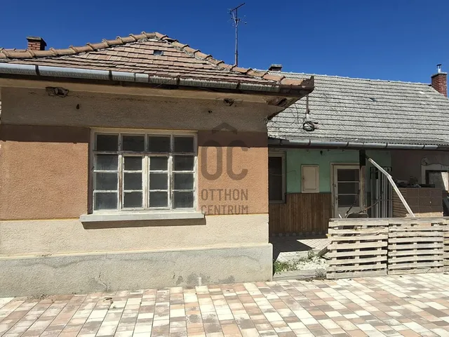 Eladó ház Balatonkenese 130 nm