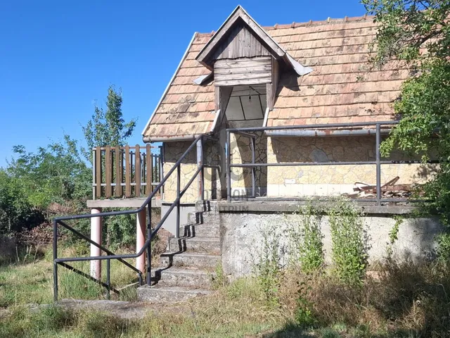 Eladó nyaraló Balatonfőkajár 44 nm