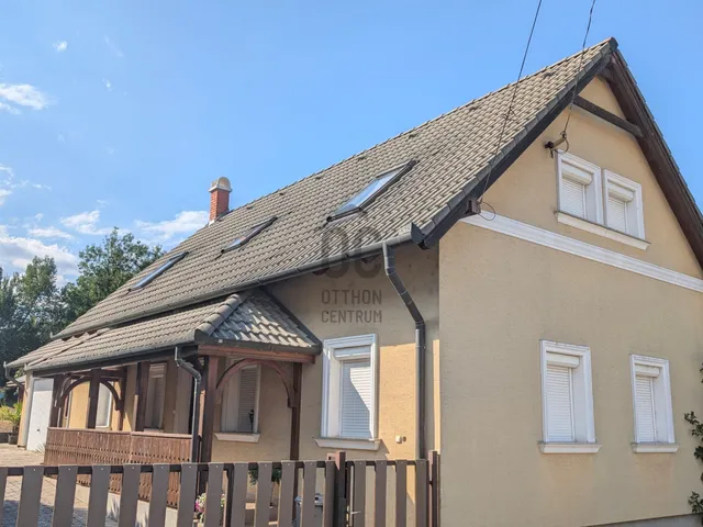 Eladó ház Balatonkenese 147 nm