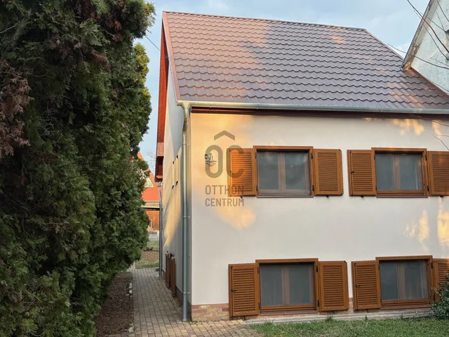 Eladó nyaraló Balatonkenese, Benczúr Gyula utca 100 nm