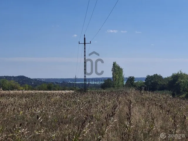Eladó telek Balatonkenese 2090 nm