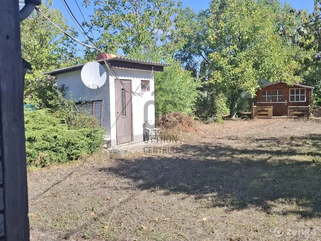 Eladó nyaraló Balatonakarattya 30 nm