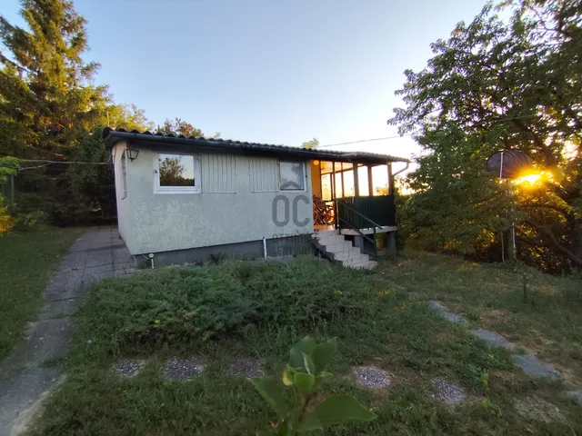Eladó nyaraló Balatonkenese 44 nm