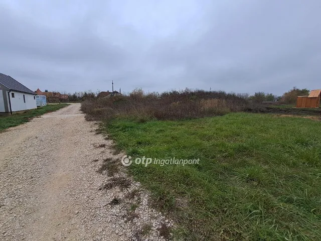 Eladó telek Hajmáskér 903 nm