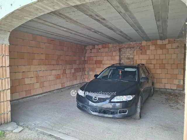 Eladó ház Felsőörs 303 nm
