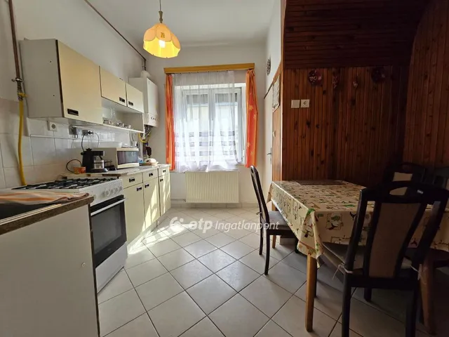 Eladó ház Balatonakarattya 70 nm