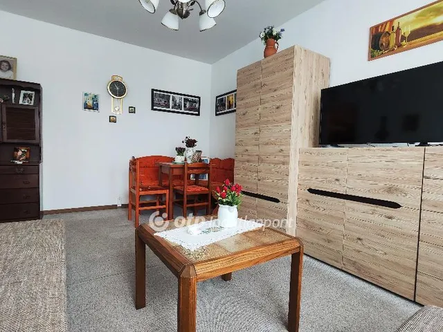 Eladó lakás Pétfürdő 47 nm