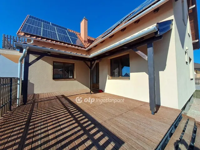 Eladó ház Nemesvámos 195 nm