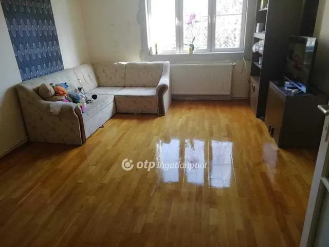 Eladó lakás Balatonfűzfő 61 nm