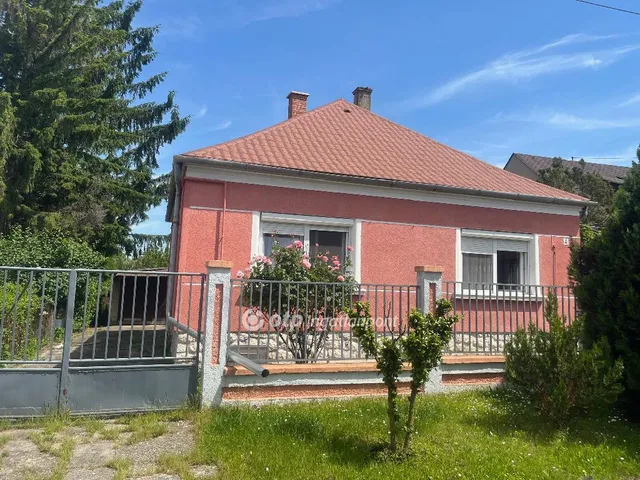Eladó ház Ajka 71 nm