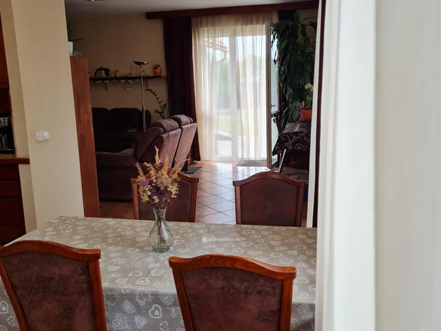 Eladó ház Veszprém, Gyulafirátót 295 nm