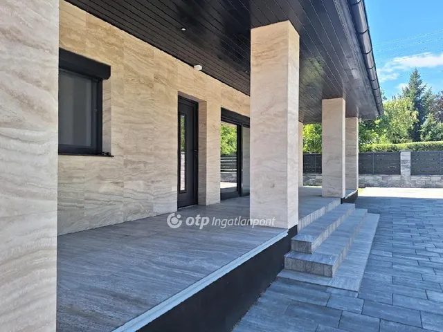 Eladó üdülő és hétvégi ház Balatonakarattya 126 nm