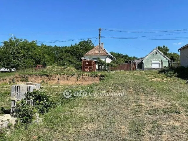 Eladó telek Halimba 1554 nm