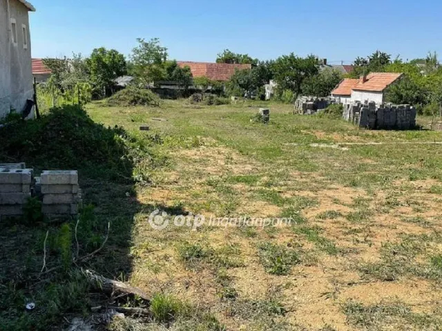 Eladó telek Halimba 1554 nm