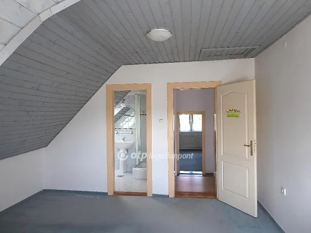 Eladó ház Felsőörs 367 nm