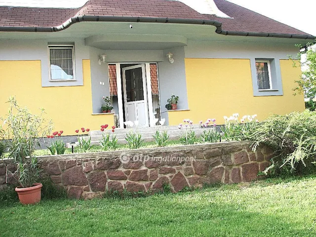 Eladó ház Felsőörs 367 nm