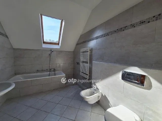 Eladó lakás Veszprém 105 nm