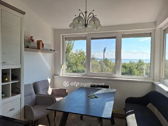 Eladó nyaraló Balatonalmádi 52 nm