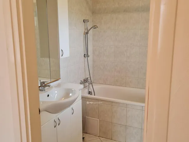Eladó ház Veszprém, Gyulafirátót 295 nm