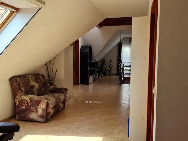 Eladó ház Veszprém, Gyulafirátót 295 nm
