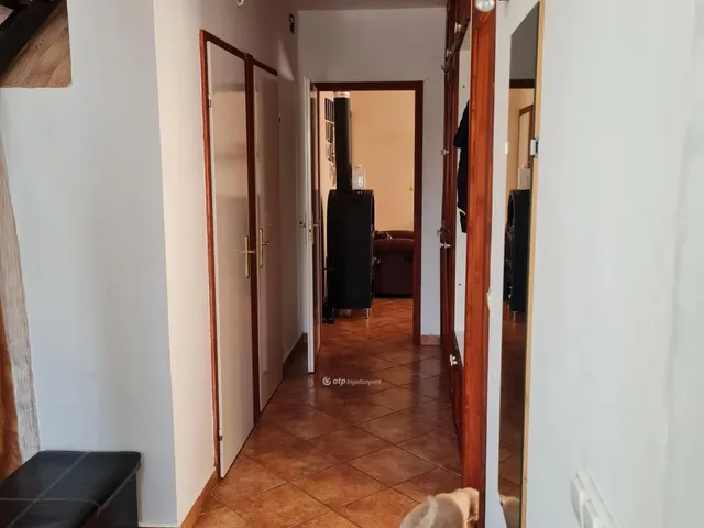 Eladó ház Veszprém, Gyulafirátót 295 nm