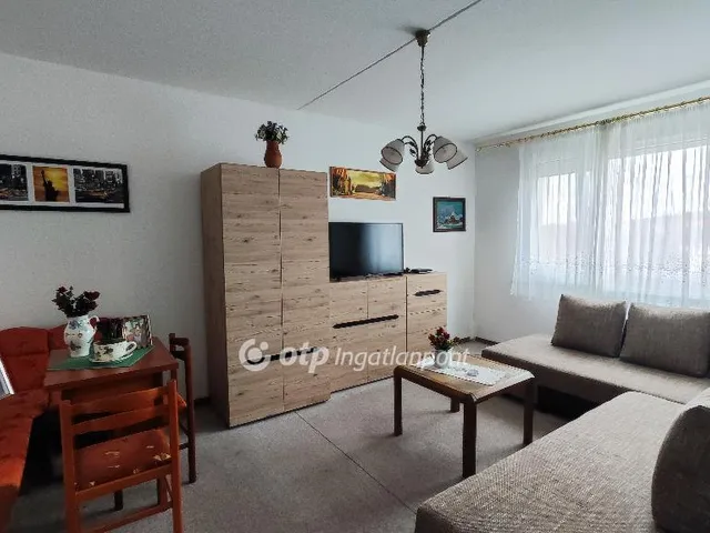 Eladó lakás Pétfürdő 47 nm