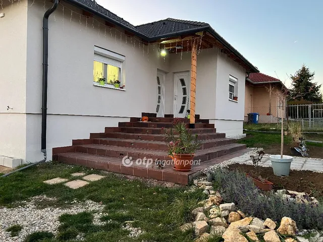 Eladó ház Szentkirályszabadja 145 nm