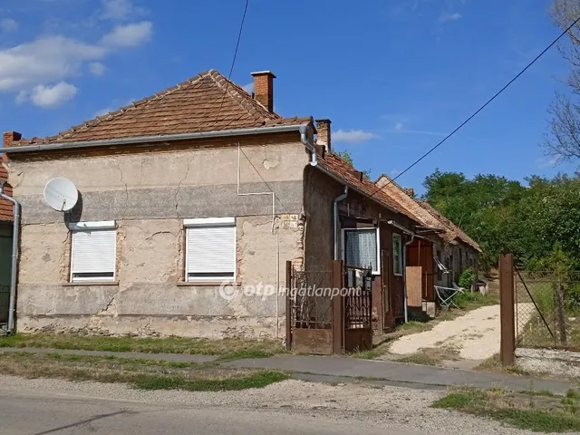 Eladó lakás Ajka 44 nm