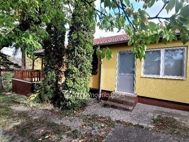 Eladó üdülő és hétvégi ház Balatonkenese 58 nm