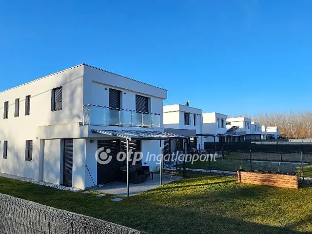 Eladó ház Ajka 89 nm