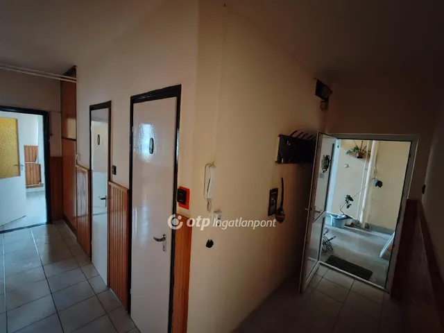 Eladó lakás Veszprém, Újtelep 80 nm