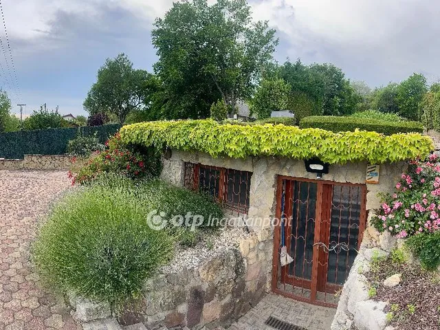 Eladó telek Alsóörs 1425 nm