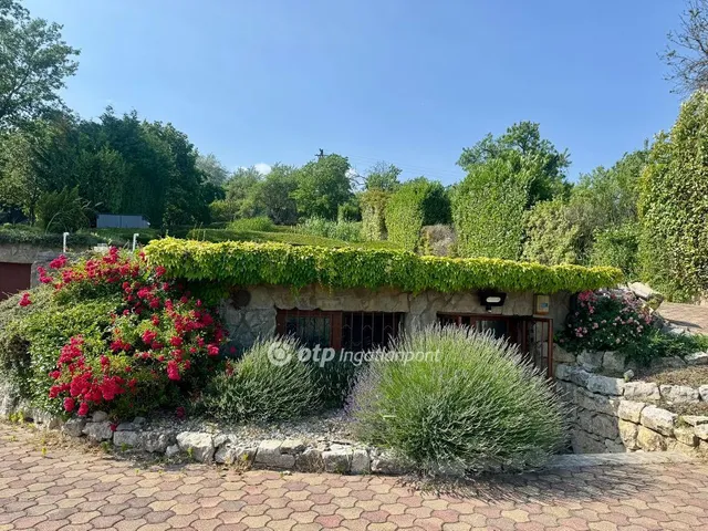 Eladó telek Alsóörs 1425 nm