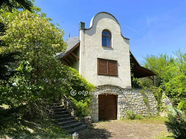 Eladó ház Balatonakarattya 178 nm