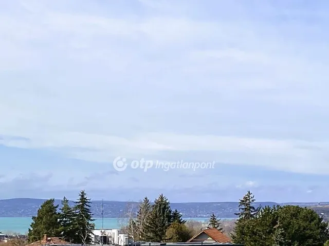 Eladó üdülő és hétvégi ház Balatonakarattya 178 nm